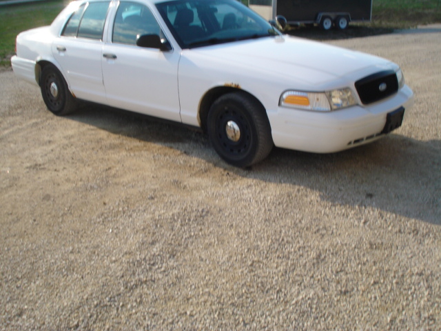 2003 Ford Crown Vic 