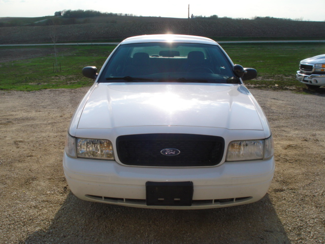 2003 Ford Crown Vic 